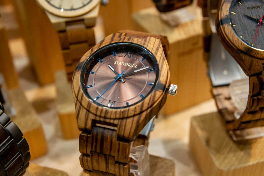 Stadtholz Holzuhr